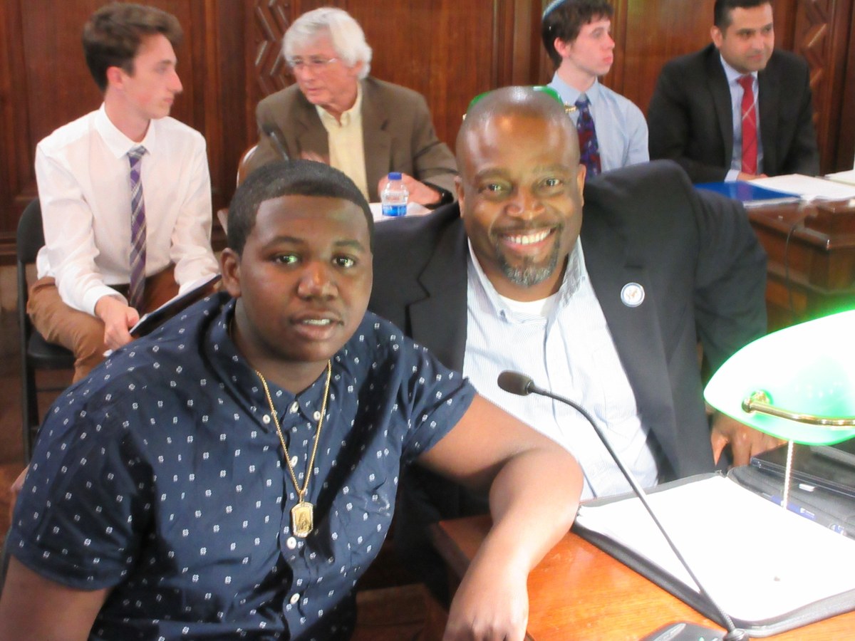 Kelly Kimbrough mentoring Albany youth at City Hall.
